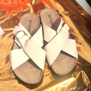 Makalu California Bali Women's White Sandals slip in Size 8.5 New